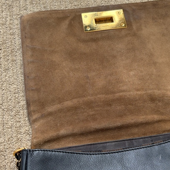 Fendi Leather Shoulder Bag - Authentic - Picture 9 of 15